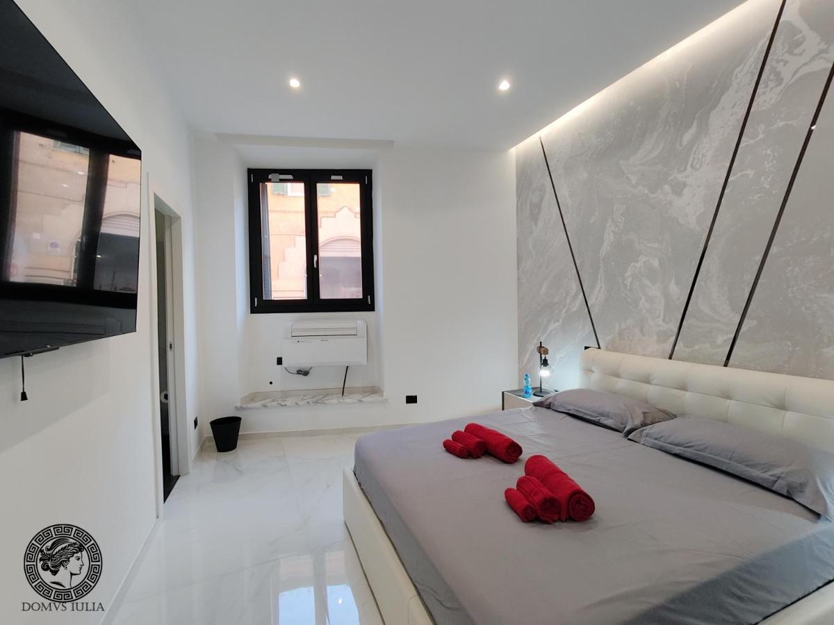 Domus Iulia - Colosseo Рим Экстерьер фото